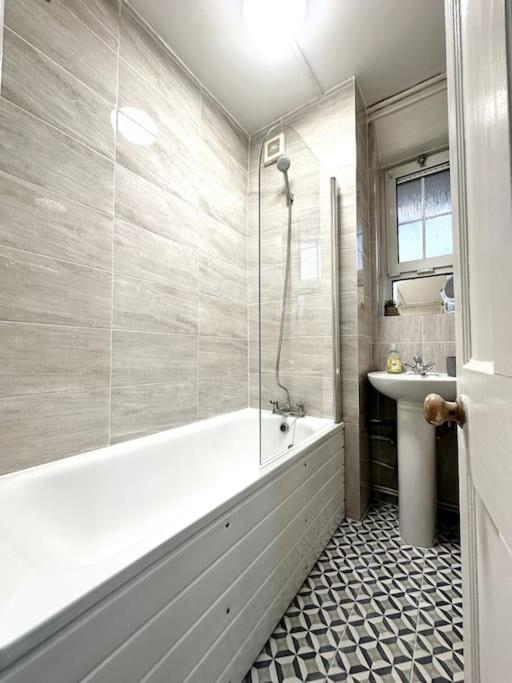 Quirky 3 Bedroom Flat In Shoreditch London Exterior foto